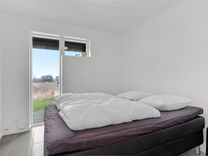 3 bedrooms, Internet