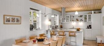 "Othelia" - 1.8km from the sea by Interhome
