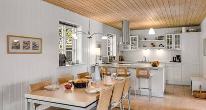 "Othelia" - 1.8km from the sea by Interhome
