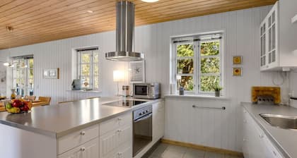 "Othelia" - 1.8km from the sea by Interhome