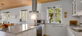 "Othelia" - 1.8km from the sea by Interhome