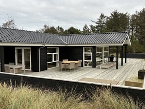 Outdoor dining - "Heriest" - 1.2km from the sea by Interhome (Hirtshals)