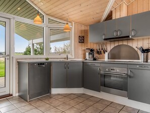 Réfrigérateur, micro-ondes, four, lave-vaisselle