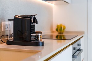 Réfrigérateur, four, plaque de cuisson, lave-vaisselle