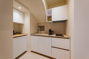 Dishwasher, coffee/tea maker