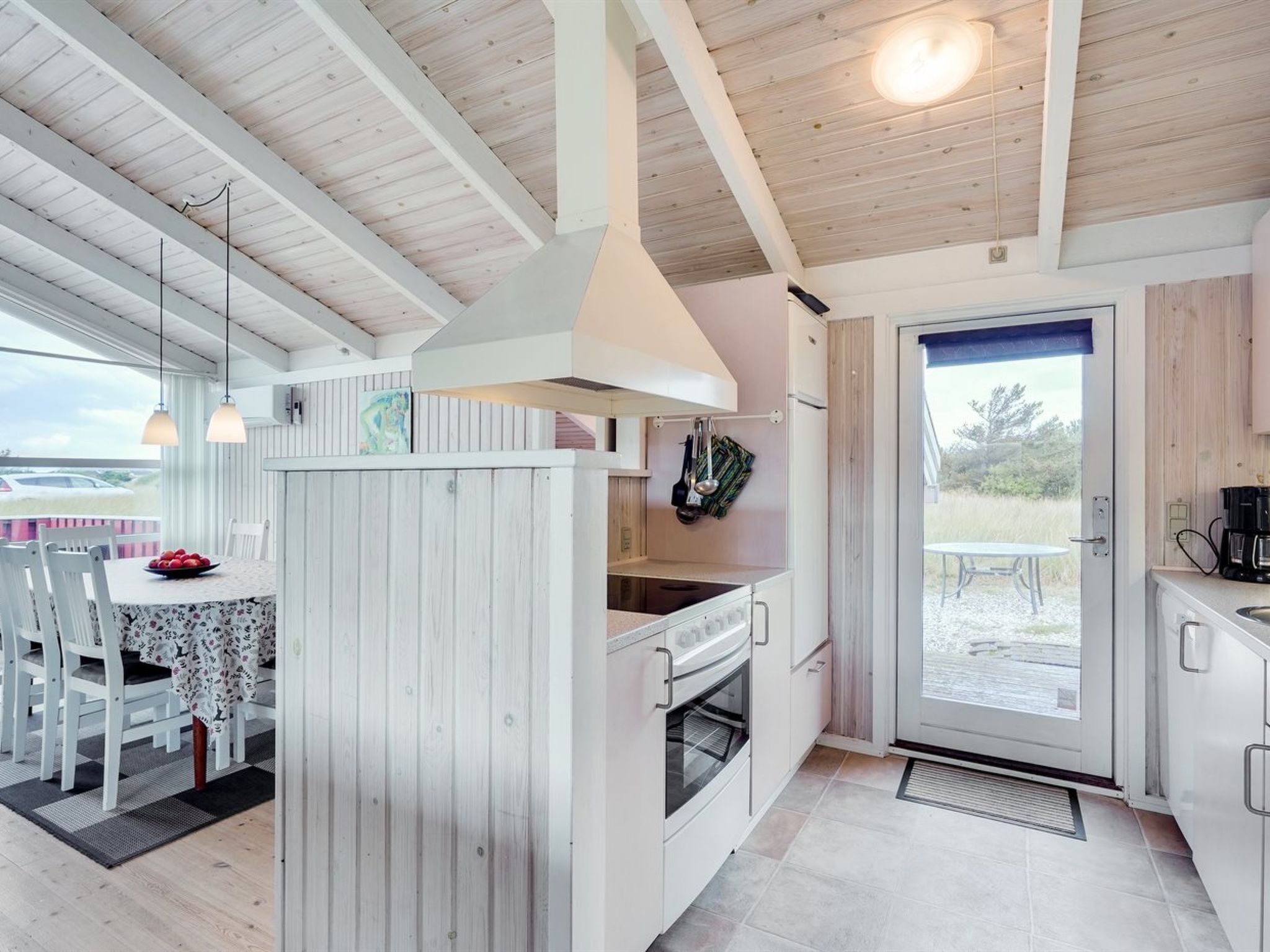 Kjøleskap, mikrobølgeovn, ovn og oppvaskmaskin