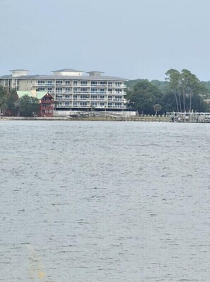 Exterior - Upscale waterfront condo (Navarre)