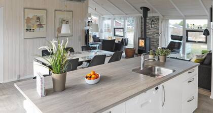 "Mathias" - 625m from the sea by Interhome