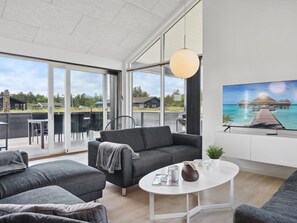 Tv, pejs, dvd-afspiller