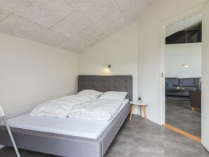 3 bedrooms, Internet