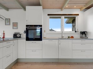Fridge, microwave, dishwasher, cookware/dishes/utensils