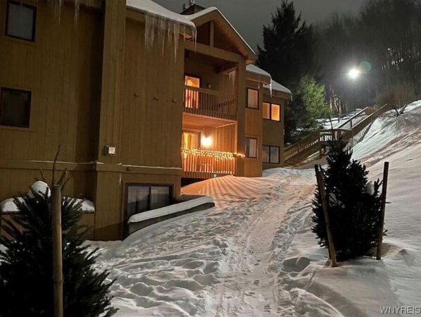 Exterior - Ski in/Out & Golf 2 Bed 2 Bath w/ Air Conditioning (Ellicotville)