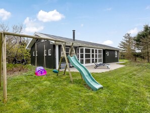 Children’s area - "Hauke" - 478m from the sea by Interhome (Hjørring)