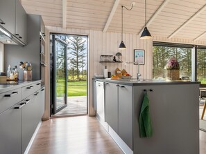 Fridge, microwave, dishwasher, cookware/dishes/utensils