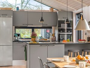 Fridge, microwave, dishwasher, cookware/dishes/utensils