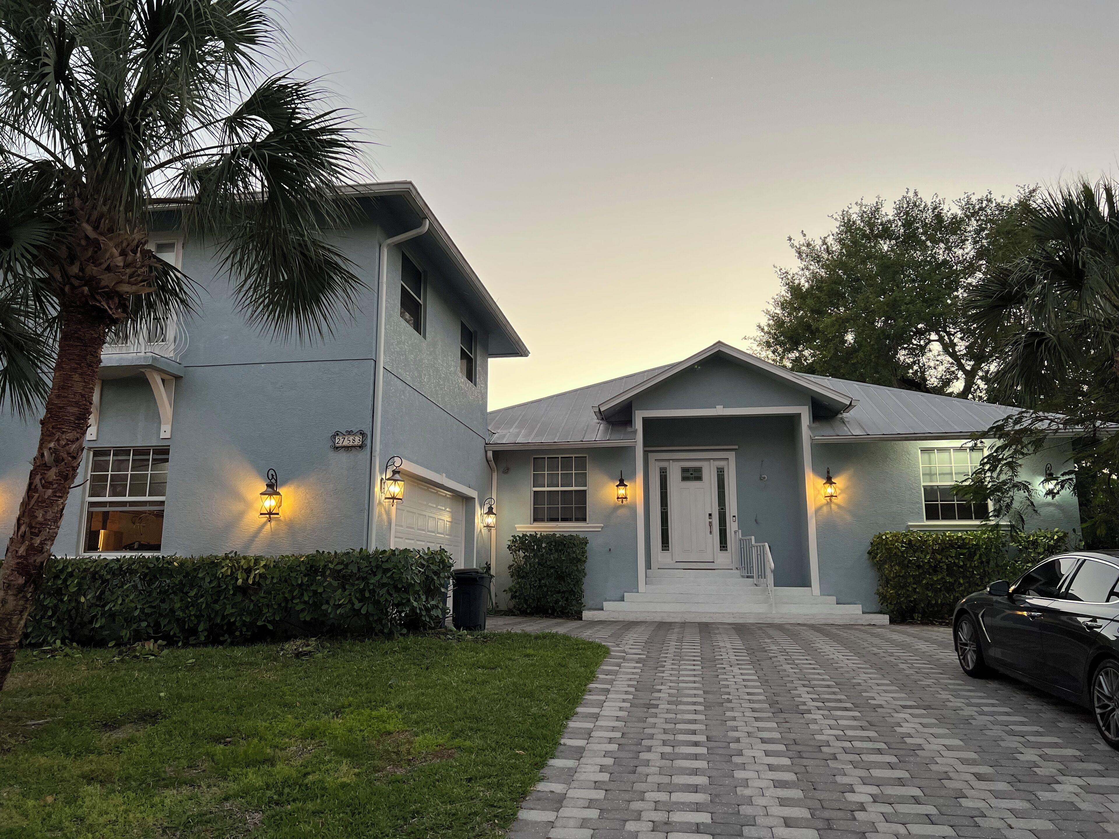 Beautiful Waterfront Home with 2 Masters, Pool/Hot tub Close to Bonita Beach