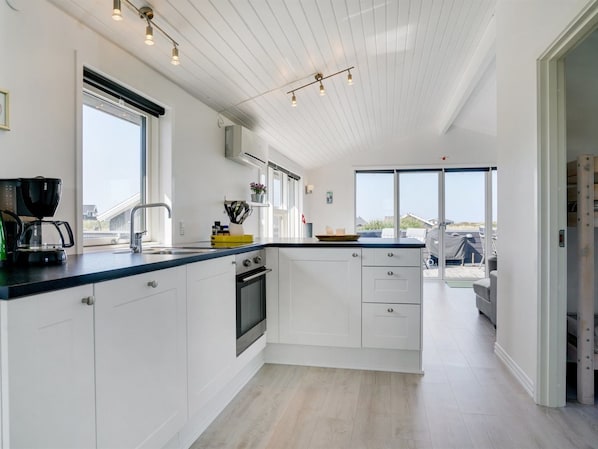 Fridge, dishwasher, cookware/dishes/utensils