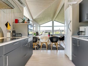 Réfrigérateur, micro-ondes, lave-vaisselle