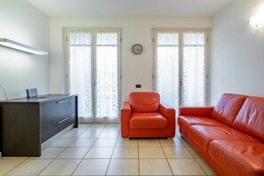 Unclassified image, 5 of 15, button - Comfortable and spacious 70 m2 apartment with swimming pool that can accommodate up to 4 people located on the ground floor of a residence. The property is located in Solaro di Lerici about 9 minutes by car from the Baia Blu beach and about 6 from the ce (Lerici)