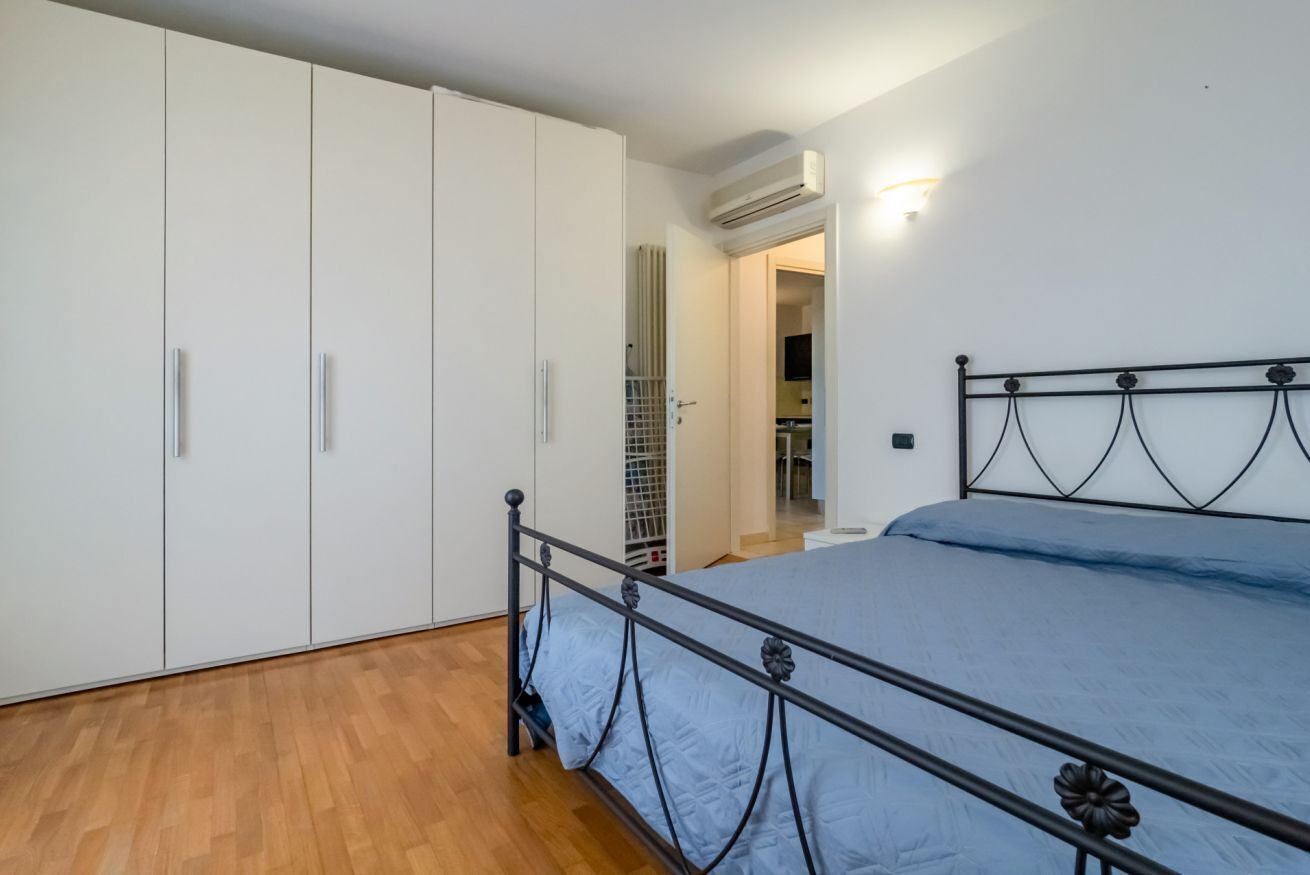 2 dormitorios, tabla de planchar con plancha, wifi y ropa de cama