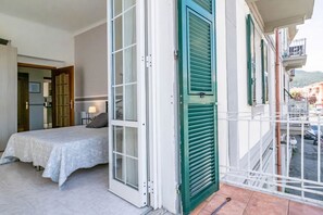 2 habitaciones, tabla de planchar con plancha y acceso a internet