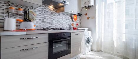 Microondas, horno y parrilla de estufa