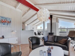 TV, fireplace, DVD player