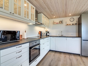 Fridge, microwave, dishwasher, cookware/dishes/utensils