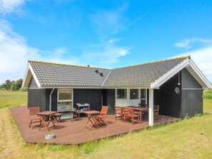 Outdoor dining - "Bengt" - 1km from the sea by Interhome (Hjørring)