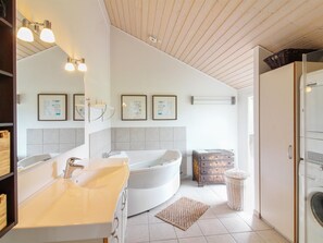 Bathroom - "Bengt" - 1km from the sea by Interhome (Hjørring)