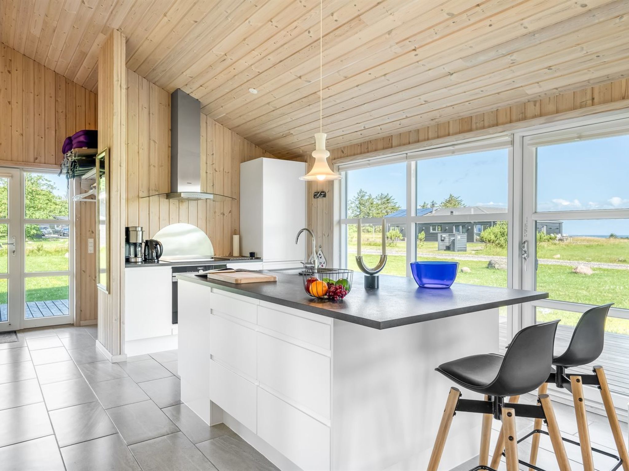 Fridge, microwave, dishwasher, cookware/dishes/utensils