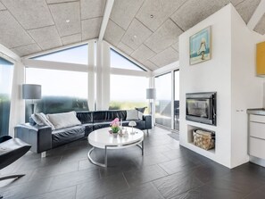 TV, fireplace, DVD player