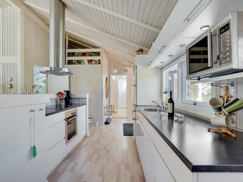 "Harriet" - 800m from the sea by Interhome