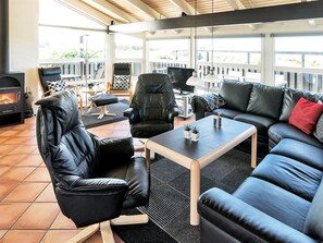 TV, fireplace, DVD player - "Elvie" - 200m from the sea by Interhome (Hjørring)