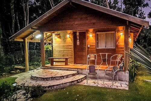 The Hideaway Cabin - Rustic, Cosy & Perfect for Nature Lovers!