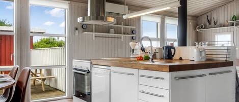 Kühlschrank, Mikrowelle, Ofen, Geschirrspüler