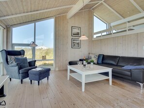 TV, fireplace, DVD player