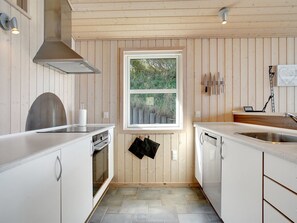 Fridge, microwave, oven, dishwasher - "Hermande" - 203m from the sea by Interhome (Hjørring)