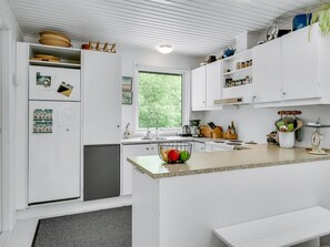 Kühlschrank, Mikrowelle, Ofen, Geschirrspüler