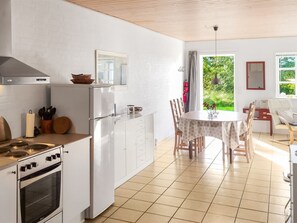 Fridge, dishwasher, cookware/dishes/utensils