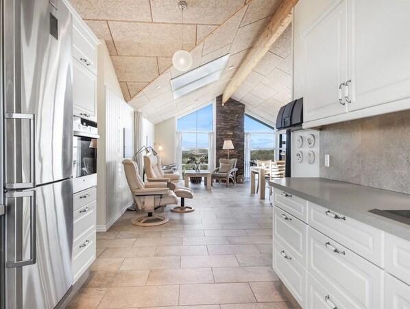 Køleskab, mikrobølgeovn, ovn, opvaskemaskine