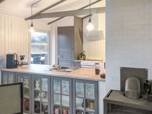 Fridge, microwave, dishwasher, cookware/dishes/utensils