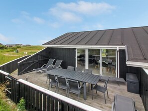 Outdoor dining - "Seniha" - 400m from the sea by Interhome (Hjørring)
