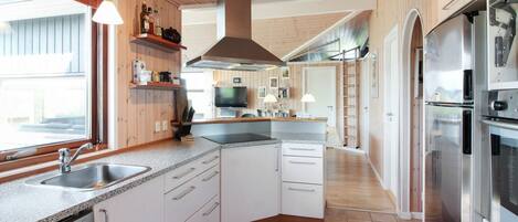 Fridge, microwave, dishwasher, cookware/dishes/utensils