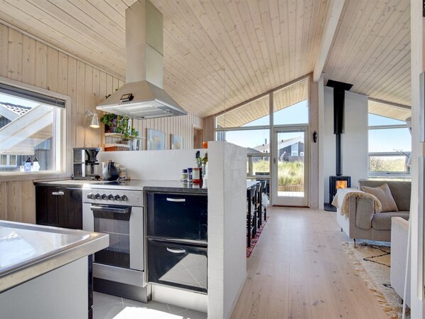 Frigorifero, microonde, forno, lavastoviglie