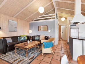 Fernseher, Kamin, DVD-Player