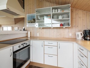 Køleskab, mikrobølgeovn, ovn, opvaskemaskine