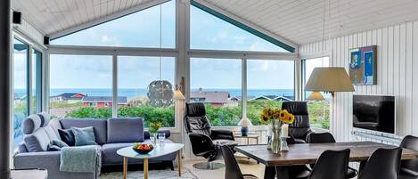 TV, peis og DVD-spiller