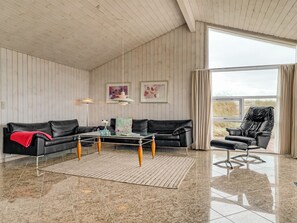 Fernseher, Kamin