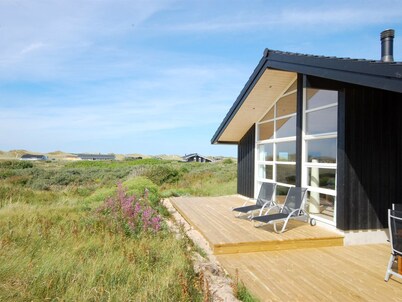 "Ung" - 150m from the sea by Interhome